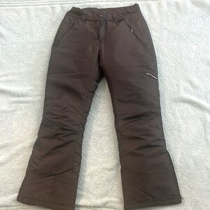 Women’s size medium AQ snow pants. Never worn.